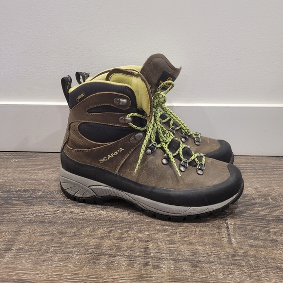 Scarpa Hiking Boots - Picture 2 of 6